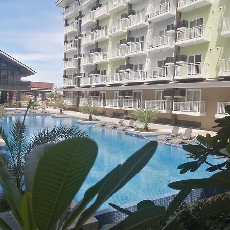 Condo Azur Suites: Stylish Airport Retreat with Netflix & Luxe Pool Lapu-Lapu City Exterior photo